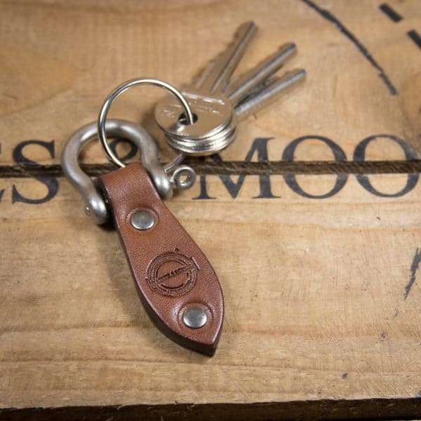 Shackle Key Fob - Oak Bark Dark Stain/Nickel