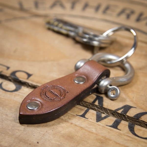 Shackle Key Fob - Oak Bark Dark Stain/Nickel