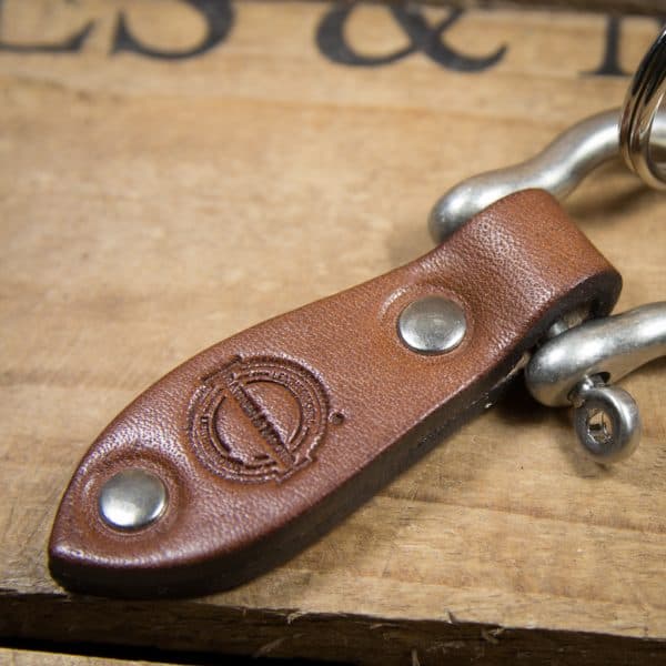 Shackle Key Fob - Oak Bark Dark Stain/Nickel