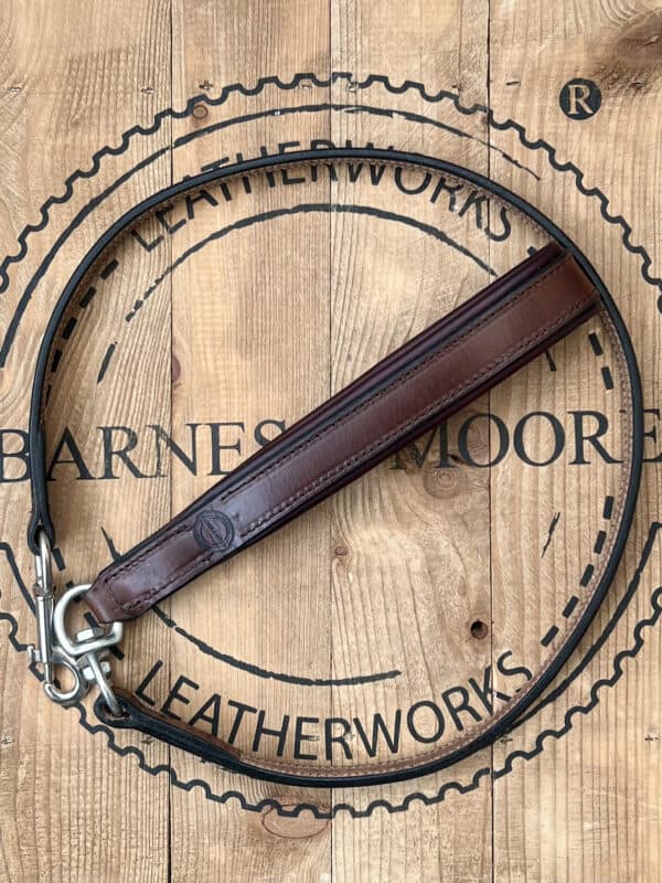 Oak bark leather dog lead: Conker/Oxblood